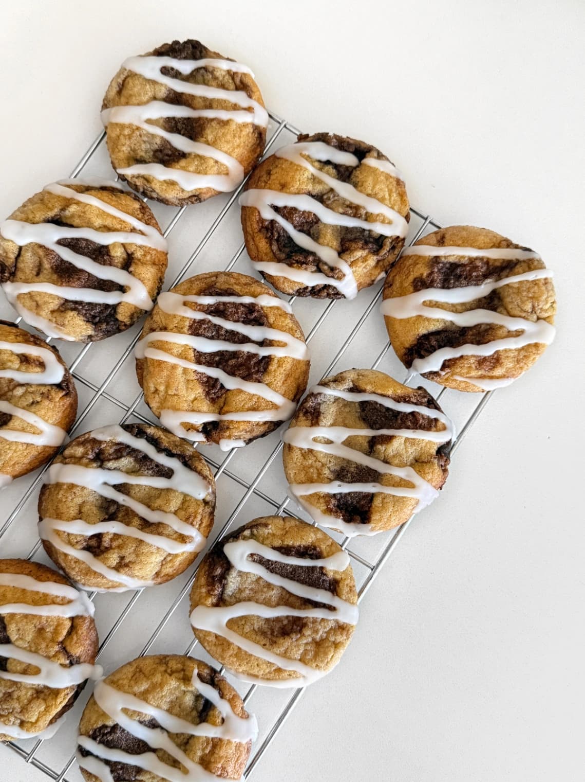 Cinnamon Roll Cookies from vvbakes