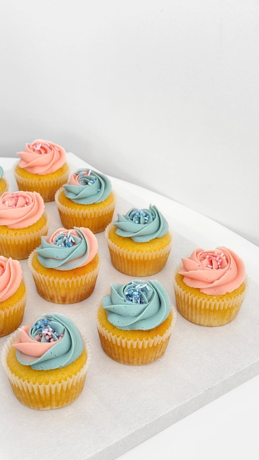 Cupcakes - regular sized from vvbakes